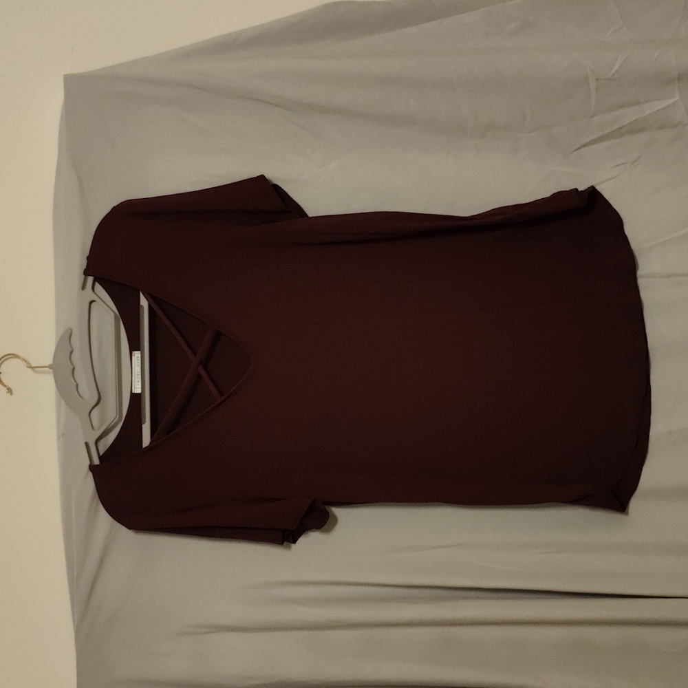 Women's, medium, short sleeve, criss cross v-neck top
